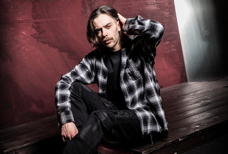 Pagan Roots / This Pagan Roots collection draws on ancient symbolism: runes, protective circles and folkloric signs that look as if they were carved from ritual wood. Black and dark red tones with rough washes are reminiscent of earth, embers and nocturnal ceremonies.Each piece visibly bears this symbolic world on the skin &ndash; sometimes as a large-scale symbol, sometimes as a subtle background reminiscent of weathered frescoes. The designs look like modern artefacts from pagan rites and folklore.New oversized fits create a powerful silhouette that straddles ritual garb and streetwear. Clothing that looks as if it has its roots deeply anchored in ancient soil. / Découvrir !